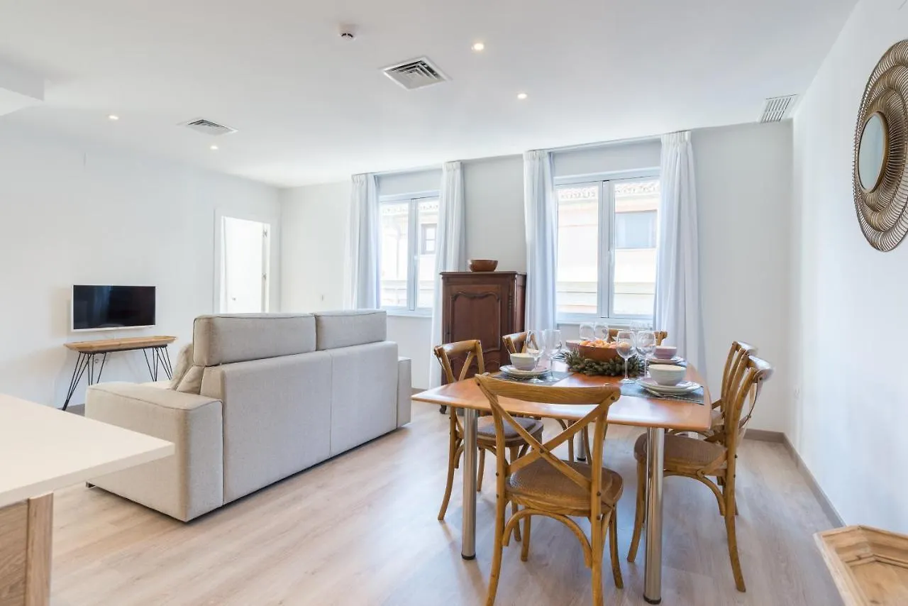 Urbe10 Atarazanas 2 Bedrooms Apartment Malaga
